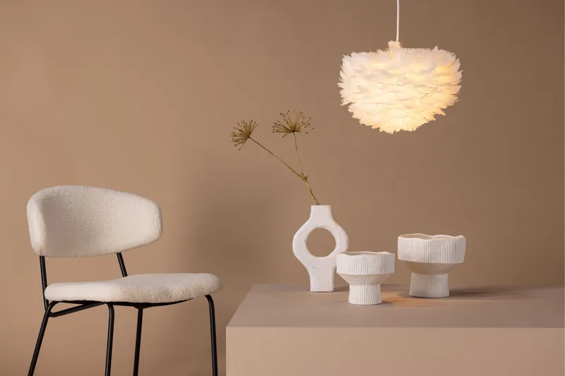 Nicola Pendellampa 20 cm - Vit - Products - Belysning - Lampor & belysning inomhus - Designlampor - Fjäderlampa