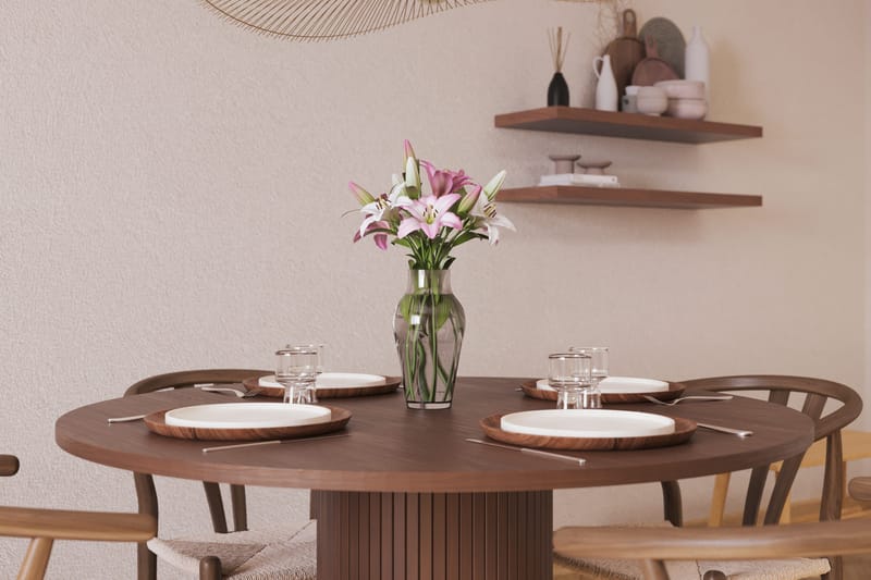 Noira Matgrupp 120 cm Massiv Valnöt Rund med 4 Dastoori Matstol - 2220070-4,2098428-1 - Brun / Beige / Valnöt - Products - Möbler - Bord & matgrupp - Matgrupp