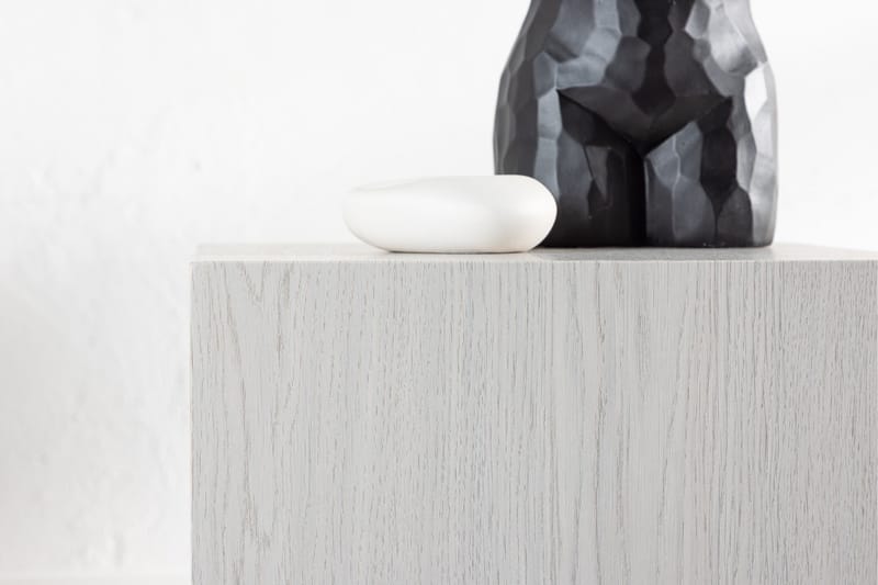 York Soffbord 40x40 cm - Whitewash - Products - Möbler - Bord & matgrupp - Soffbord