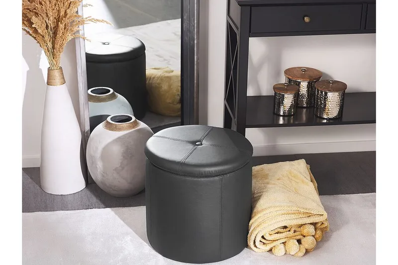 Syosset Fotpall med Förvaring - Svart - Products - Möbler - Fåtölj & stolar - Pall & puff - Fotpallar