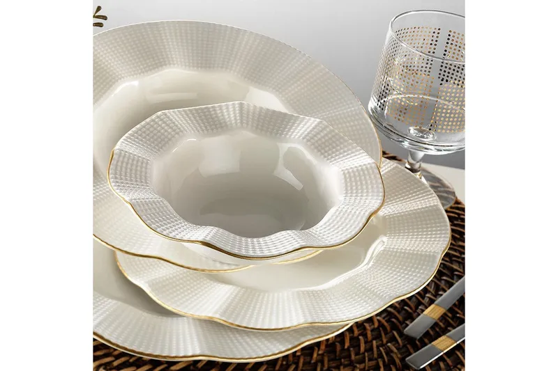 Adine Middagsservis 24 Delar Porslin - Creme/Guld - Products - Servering & matlagning - Porslin